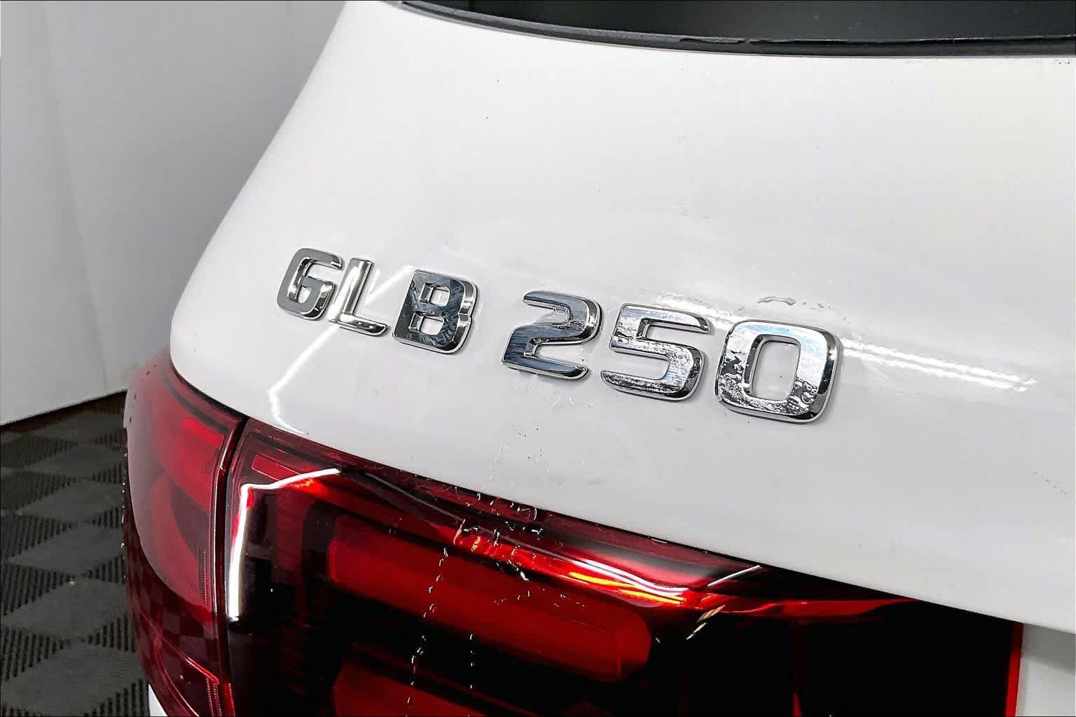 New 2026 Mercedes-Benz GLB 250 4MATIC image 7