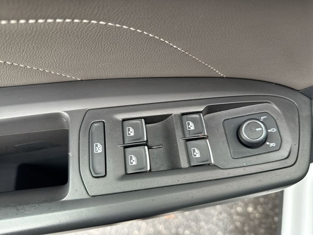 Used 2023 Volkswagen Atlas SEL R-Line image 15