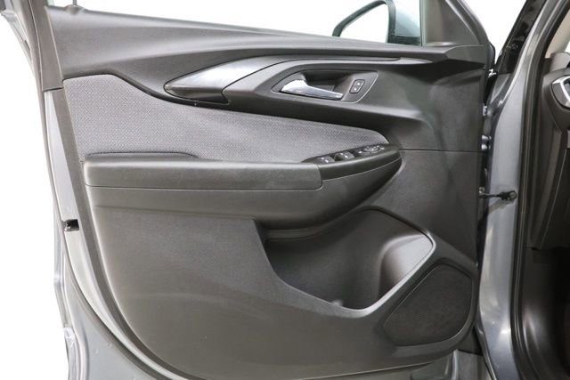 Used 2021 Chevrolet TrailBlazer LT w/ Premium Seating Package FWD image 18