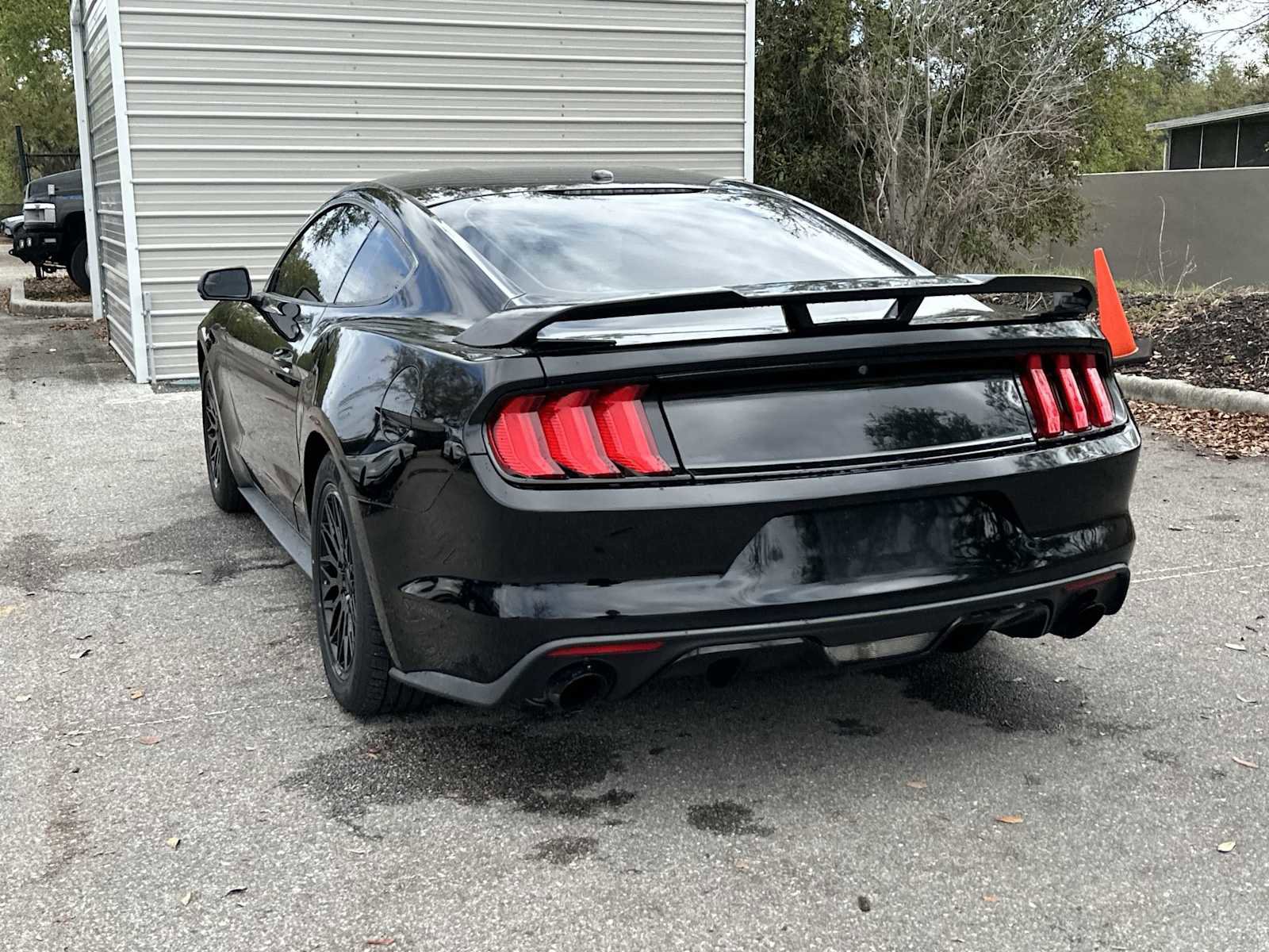 Used 2017 Ford Mustang Premium image 4