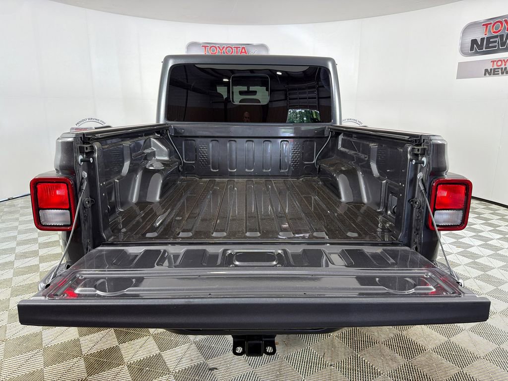 Used 2023 Jeep Gladiator Mojave w/ Trailer Tow Package AWD/4WD image 19