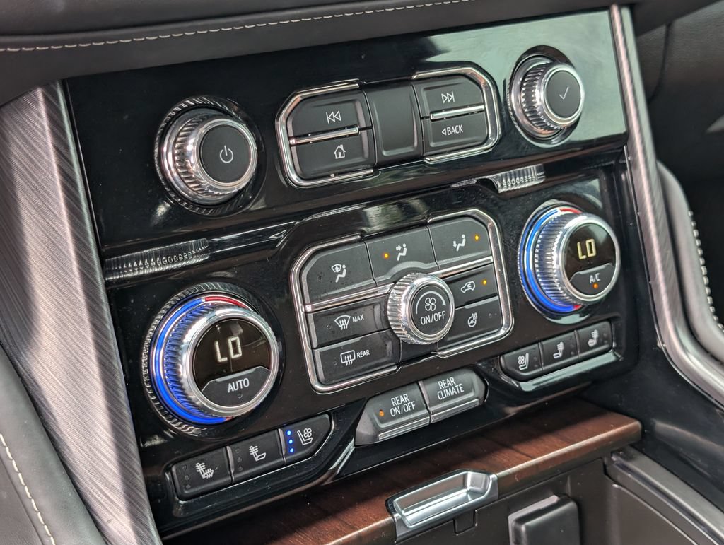 Used 2024 GMC Yukon Denali Ultimate AWD/4WD image 28