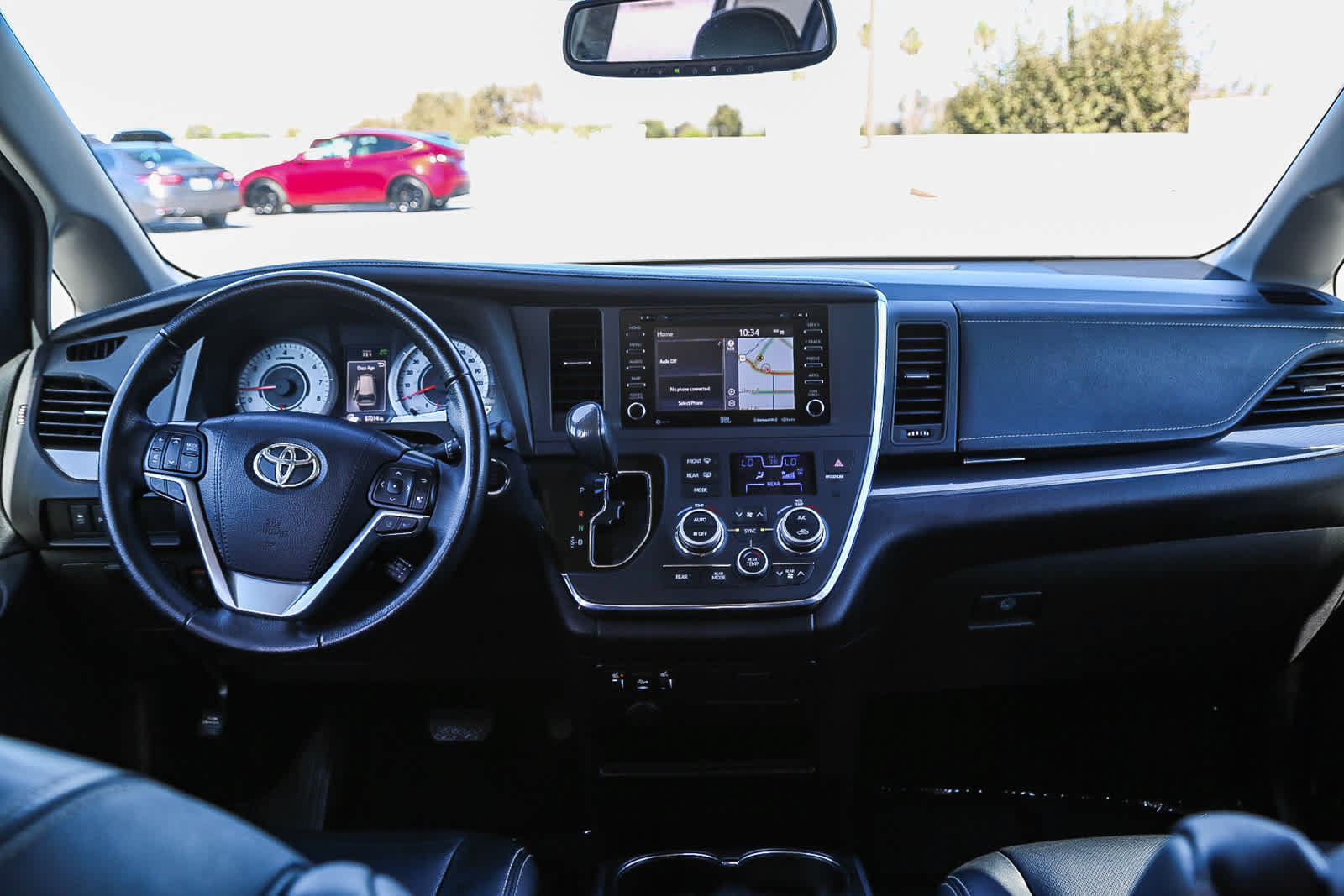 Certified 2019 Toyota Sienna SE w/ SE Preferred Package AWD/4WD image 12