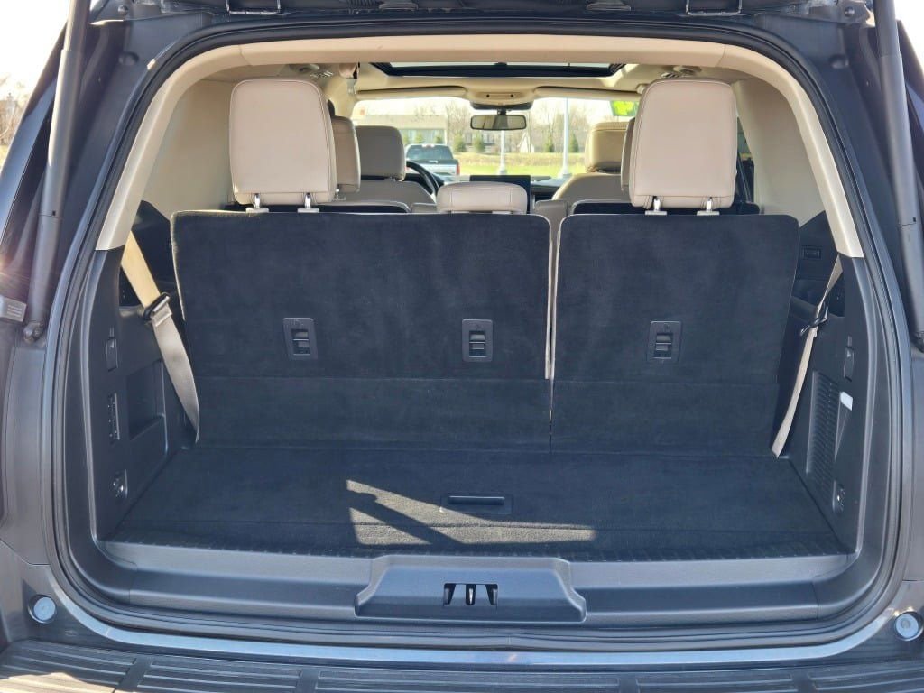 Used 2024 Ford Expedition Limited image 17