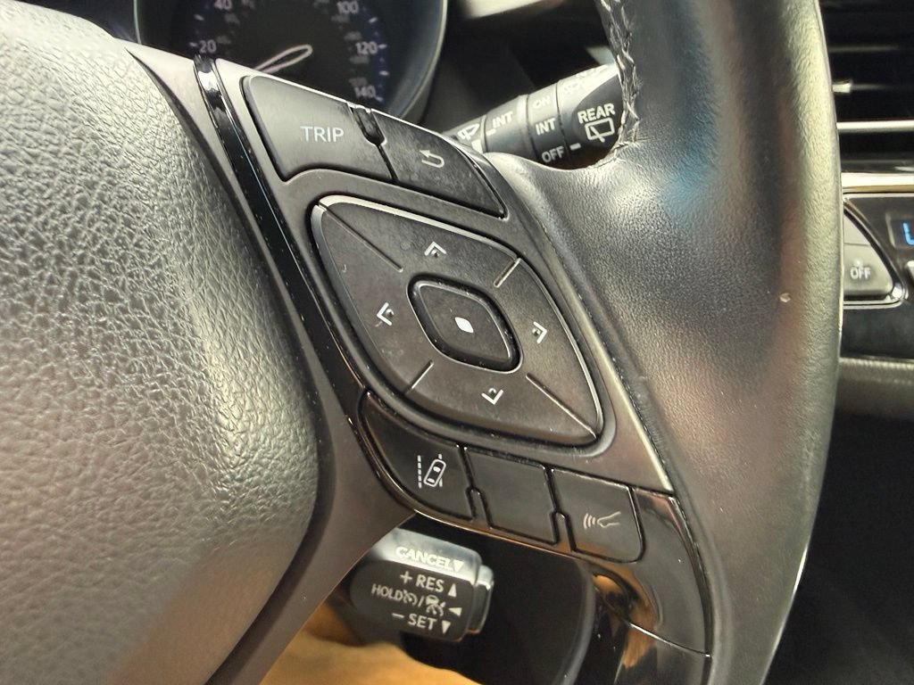 Used 2019 Toyota C-HR XLE FWD image 42