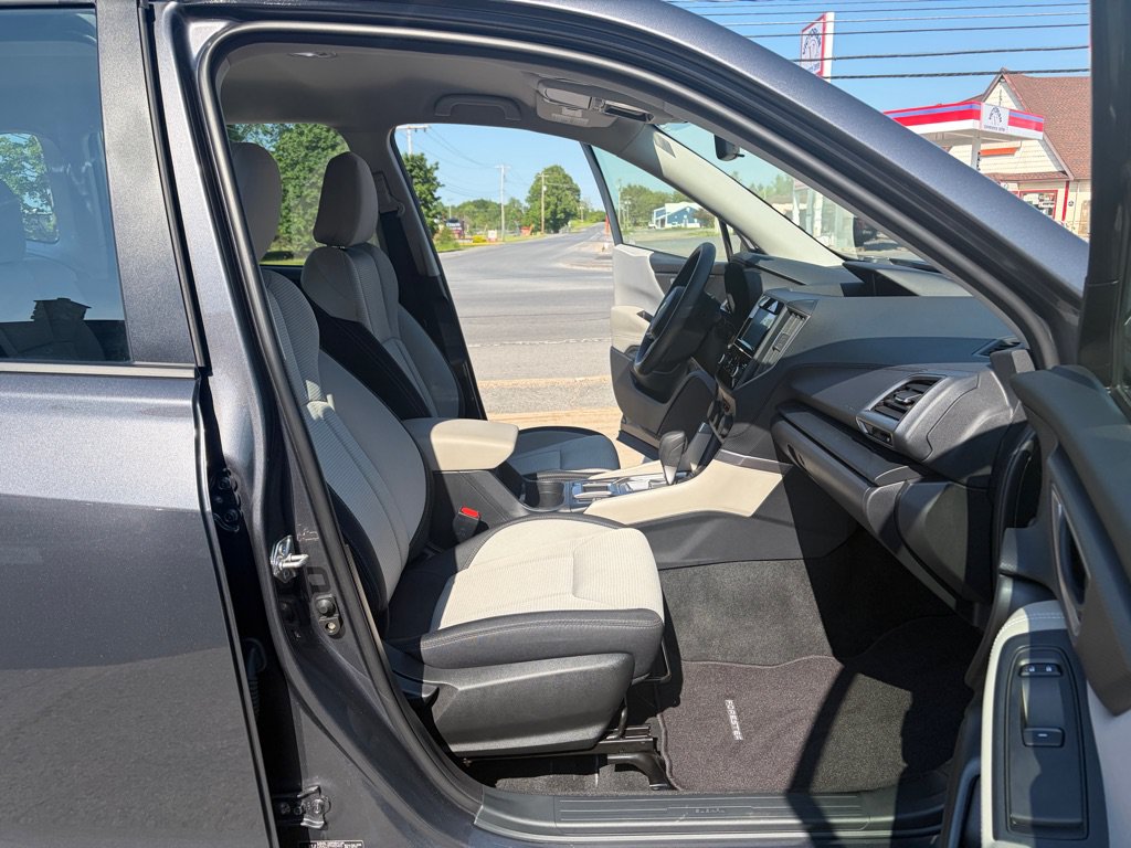 Used 2023 Subaru Forester AWD/4WD image 19