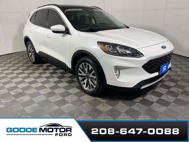 Certified 2022 Ford Escape Titanium w/ Class II Trailer Tow Package image 2