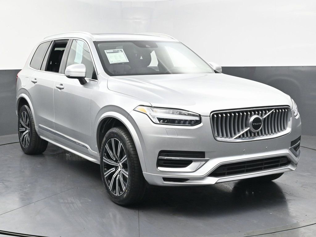 Used 2022 Volvo XC90 T8 Inscription image 3