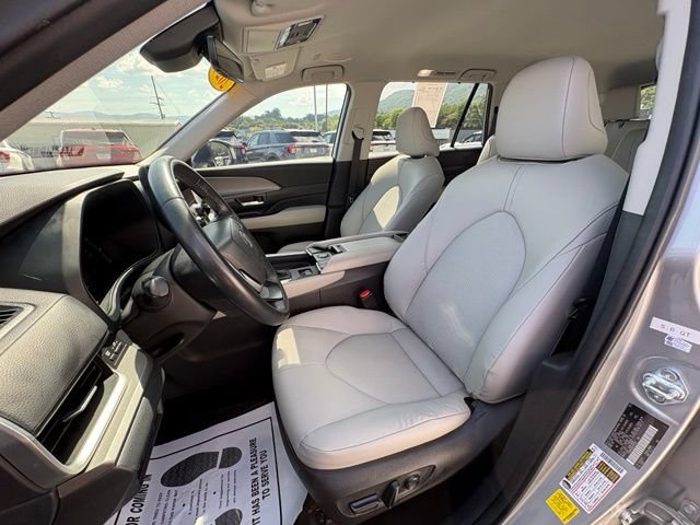 Used 2024 Toyota Grand Highlander AWD image 27