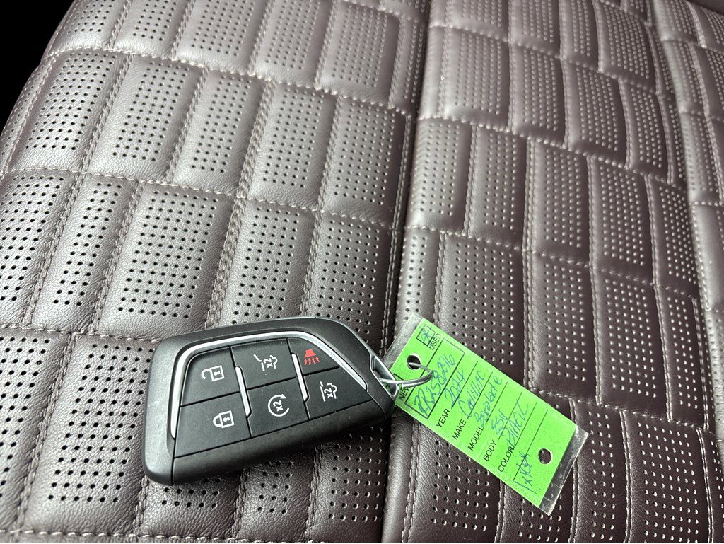 Certified 2024 Cadillac Escalade ESV Sport Platinum w/ LPO, ONYX Package image 29