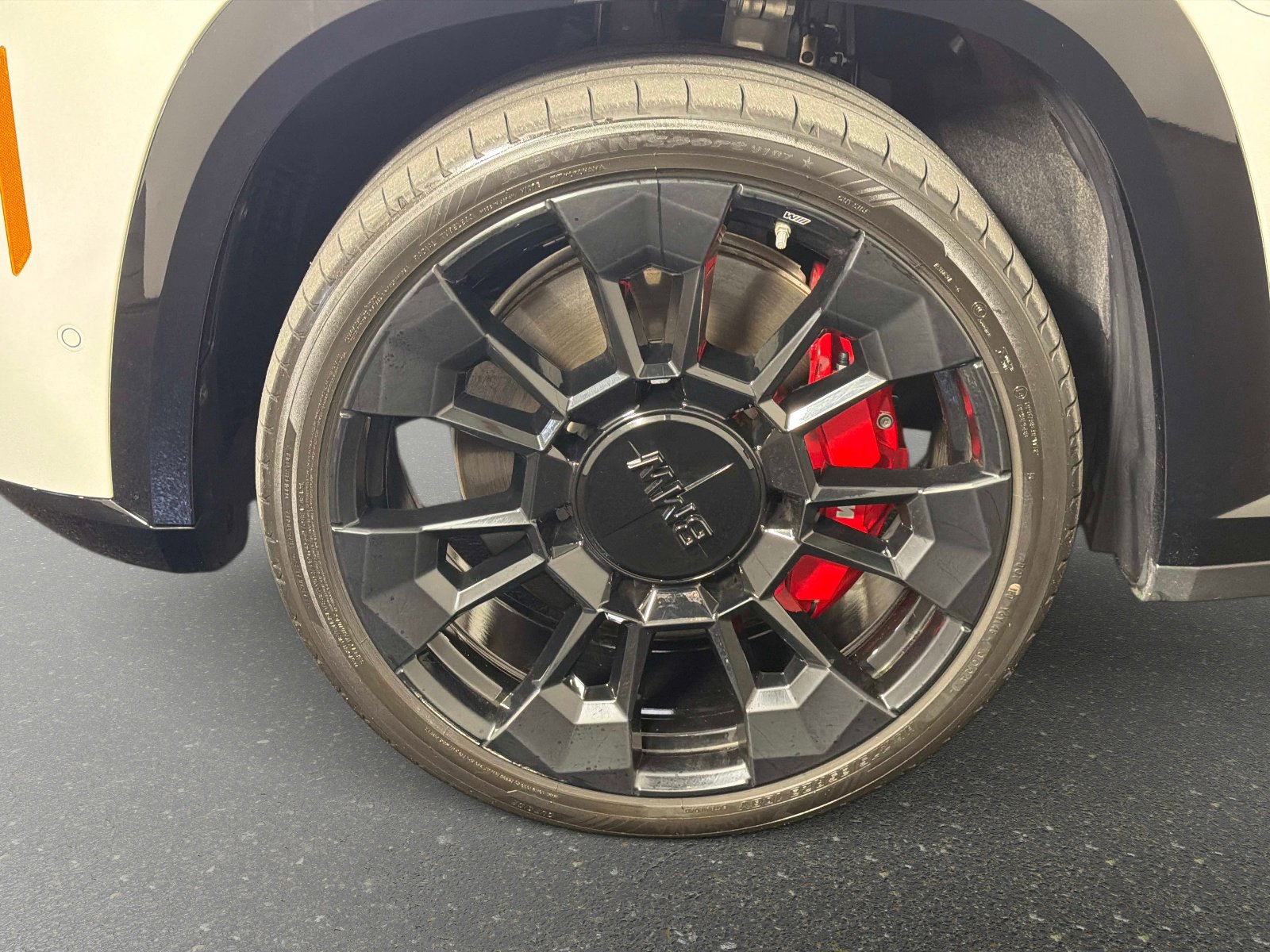 Used 2025 BMW XM image 12