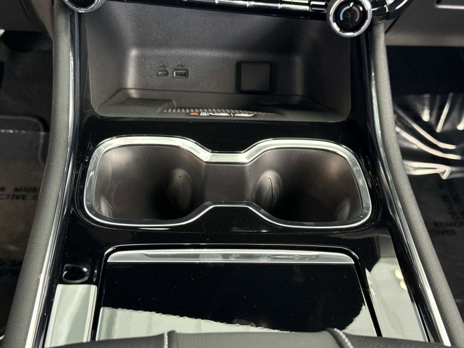 New 2026 Chevrolet Traverse RS image 3