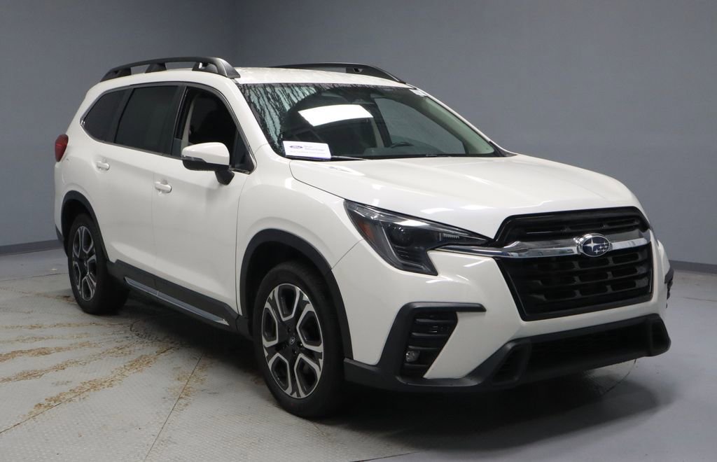 Used 2023 Subaru Ascent Limited AWD/4WD image 1