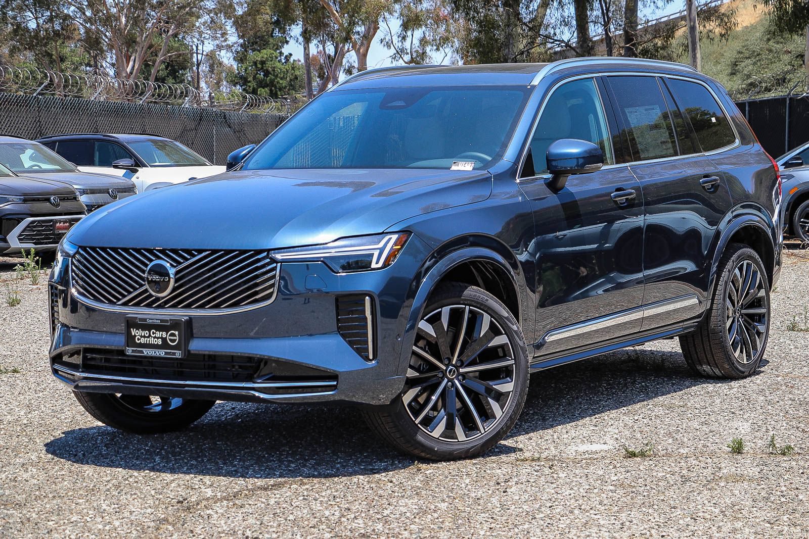New 2026 Volvo XC90 B6 Plus w/ Protection Package Premier