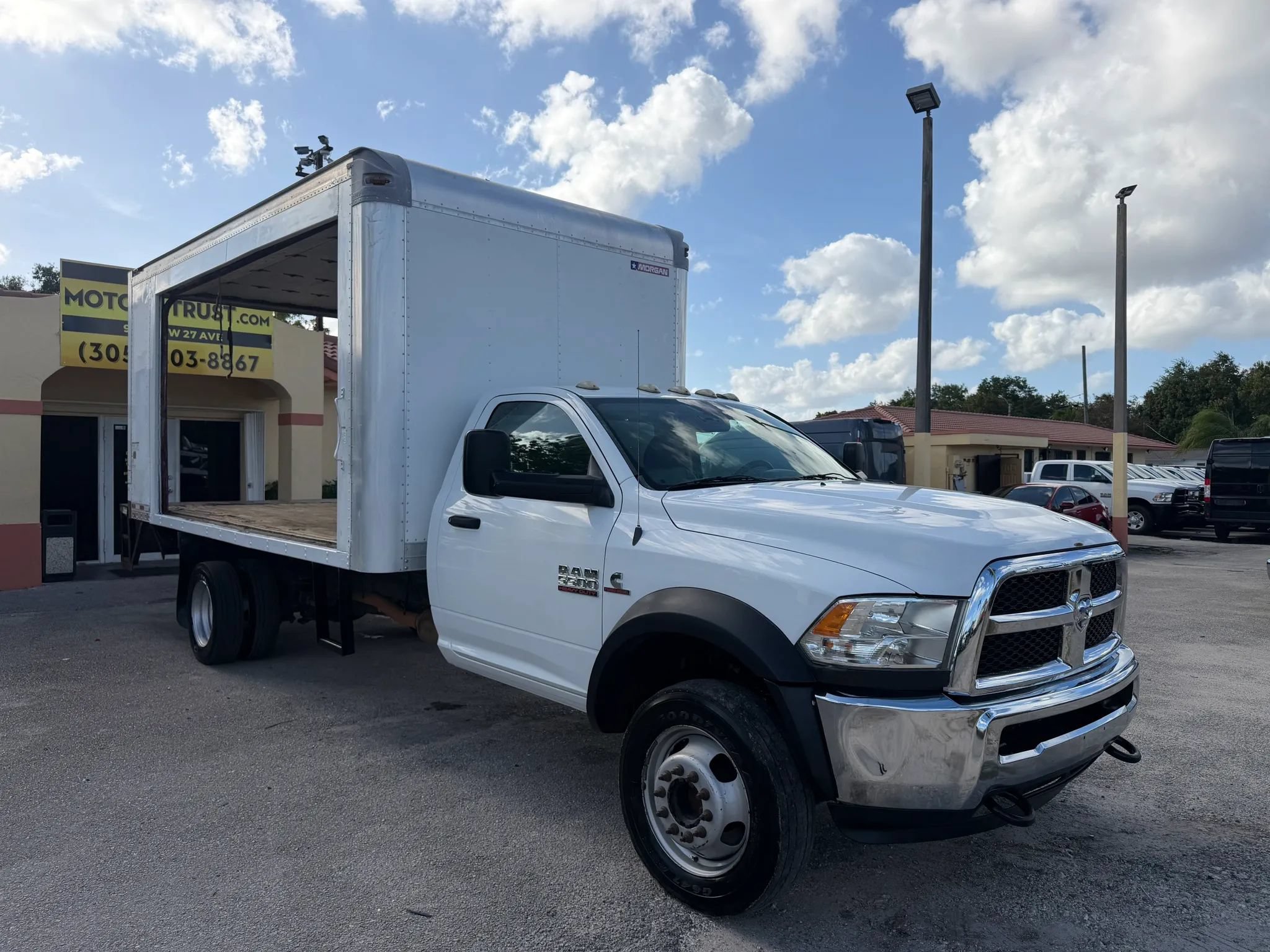Used 2016 RAM 5500 Tradesman w/ Ambulance Prep Group RWD image 18