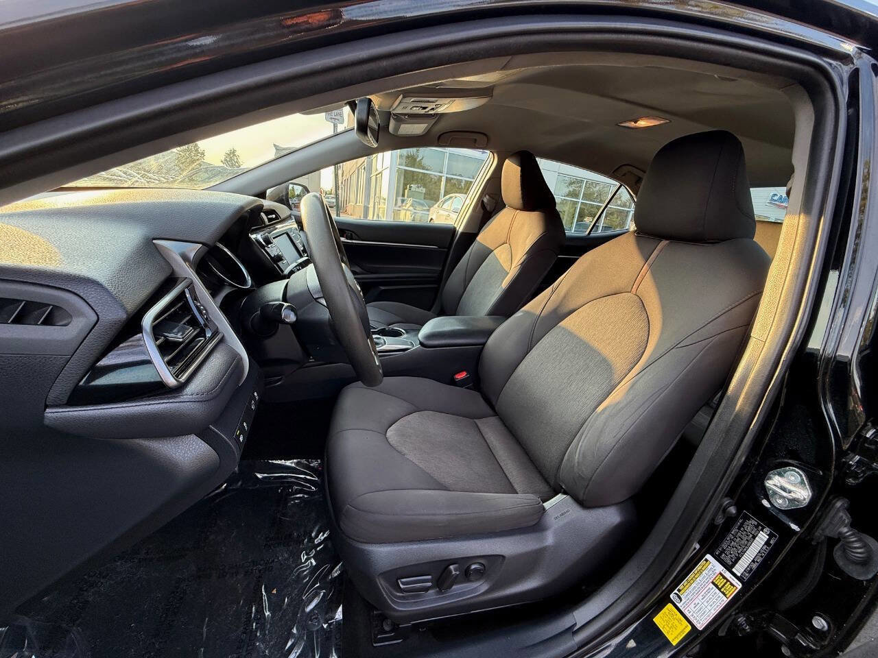 Used 2020 Toyota Camry LE image 14