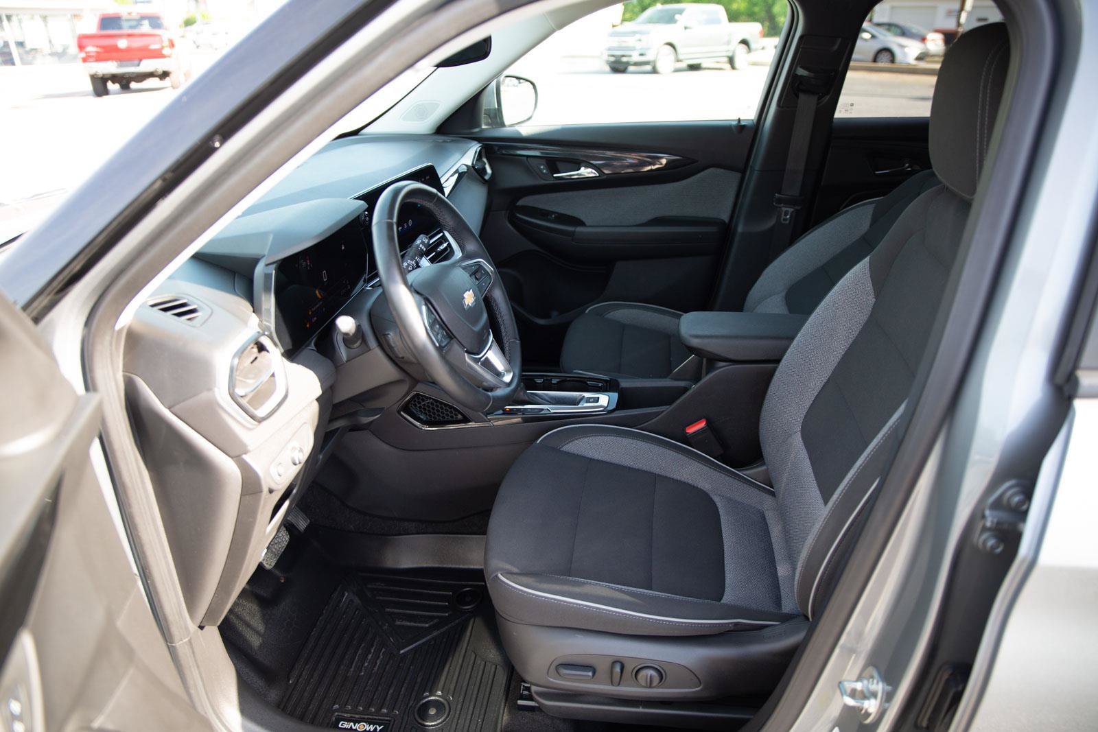 Used 2024 Chevrolet TrailBlazer LT w/ Convenience Package FWD image 21