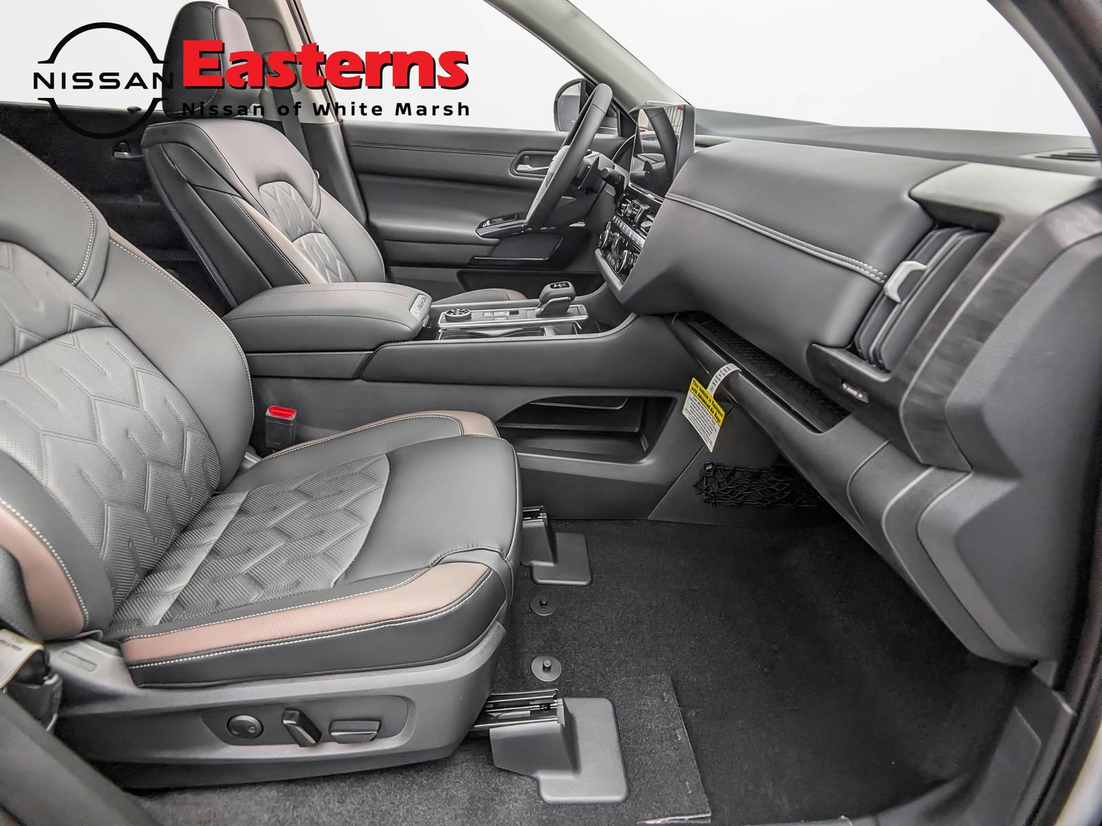 New 2026 Nissan Pathfinder Platinum image 25