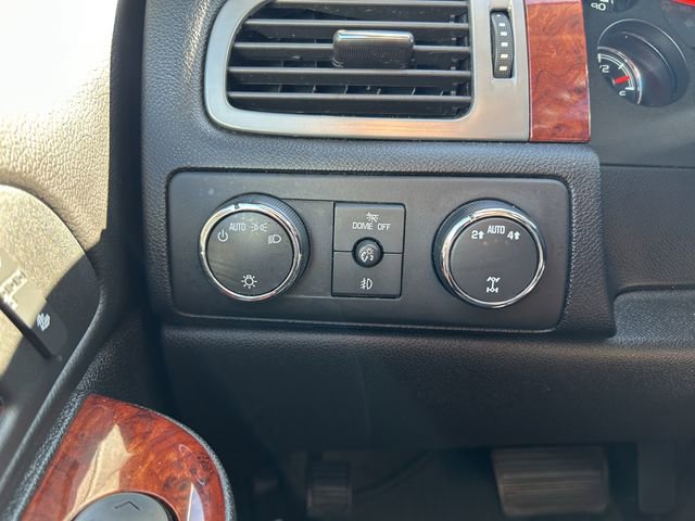 Used 2012 Chevrolet Suburban LT image 29