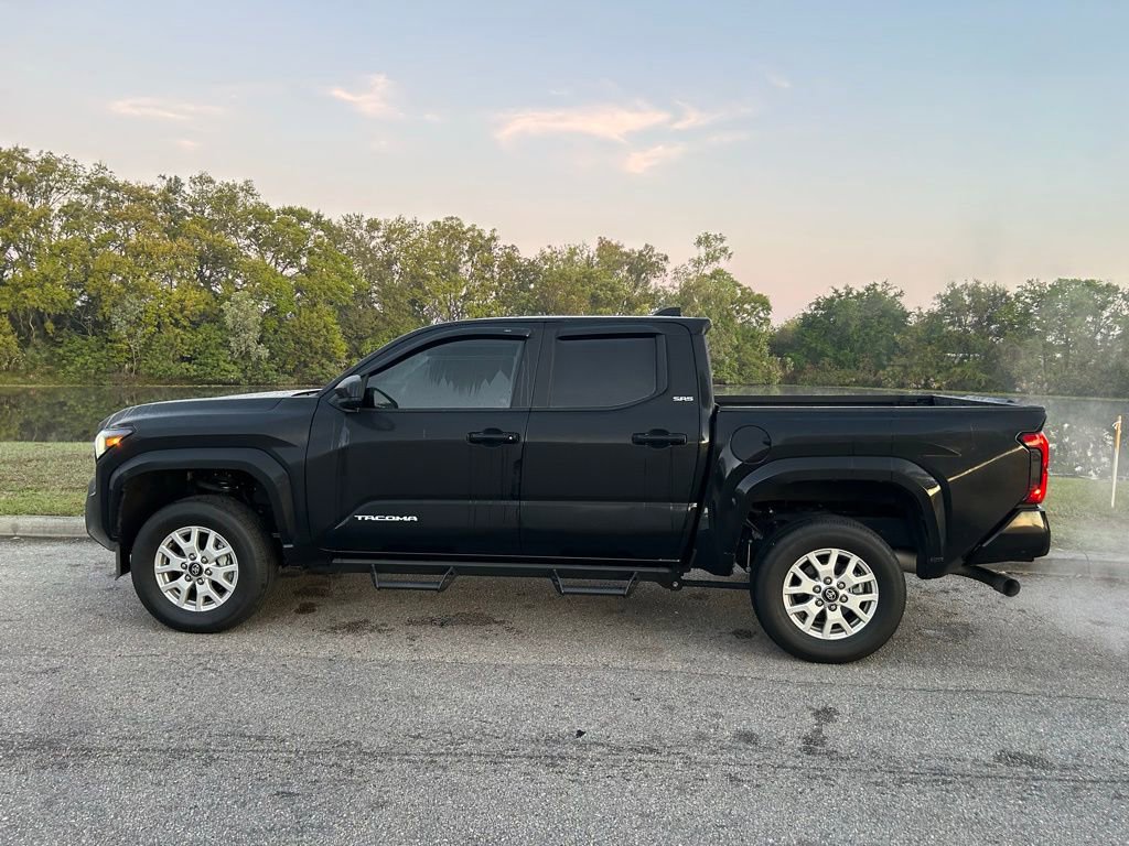 Certified 2024 Toyota Tacoma SR5 AWD/4WD image 2