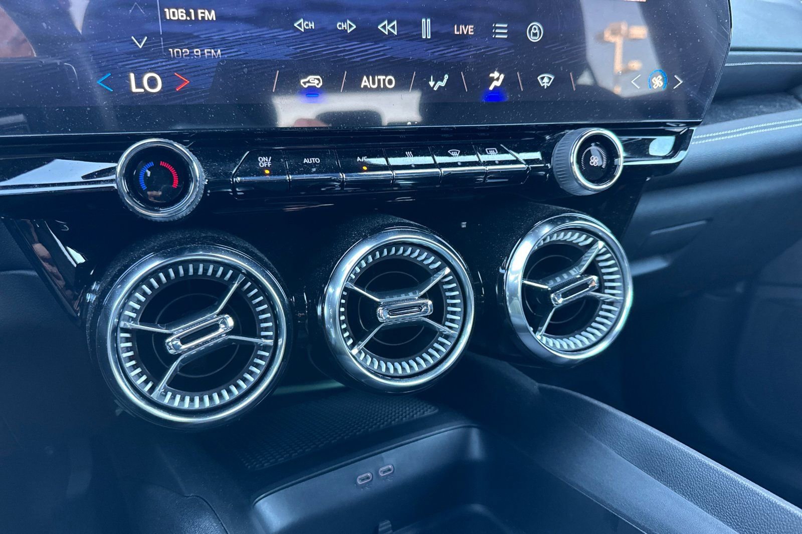 Used 2026 Chevrolet Blazer EV LT image 29