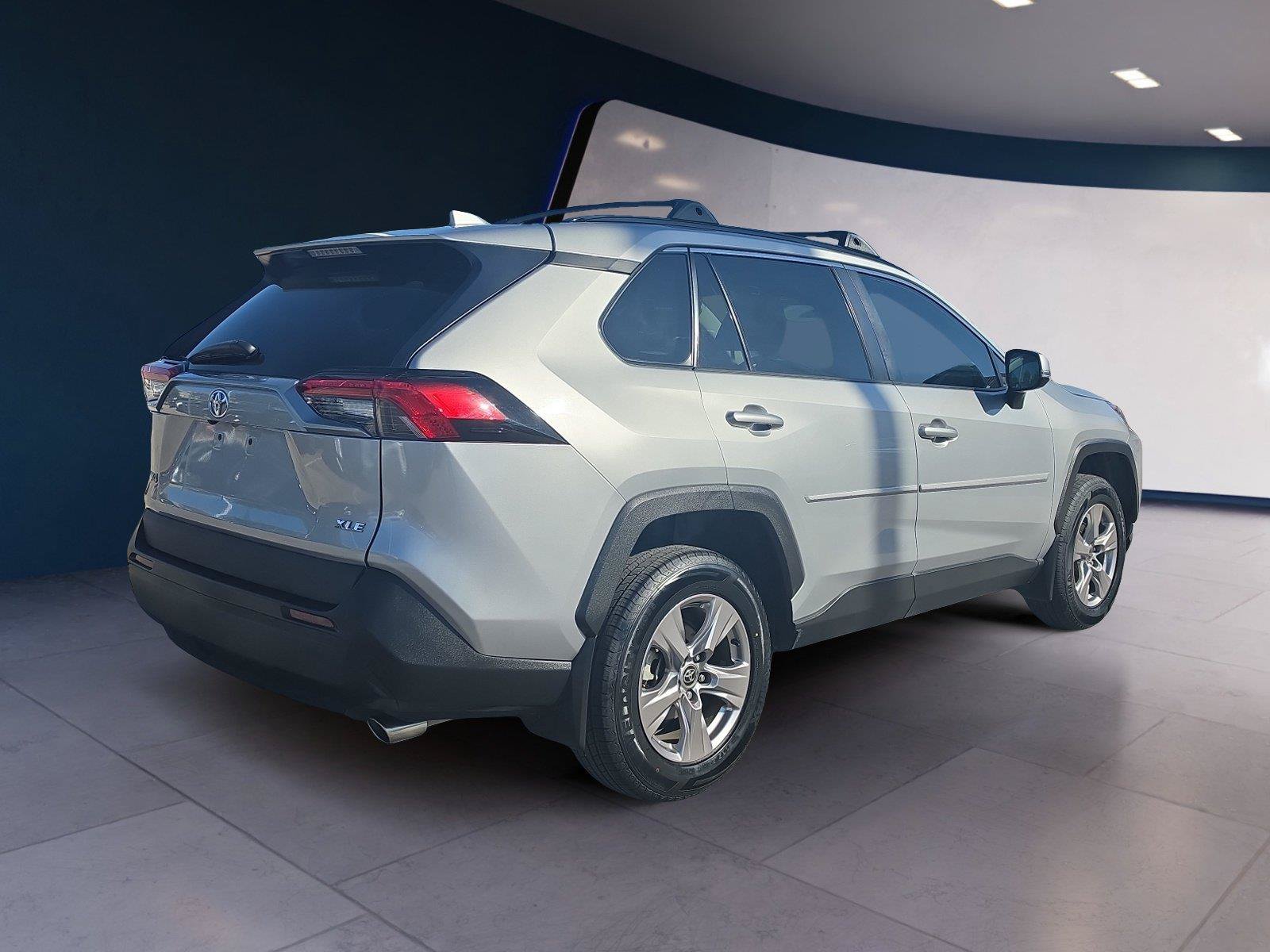 Used 2023 Toyota RAV4 XLE w/ Convenience Package FWD image 5