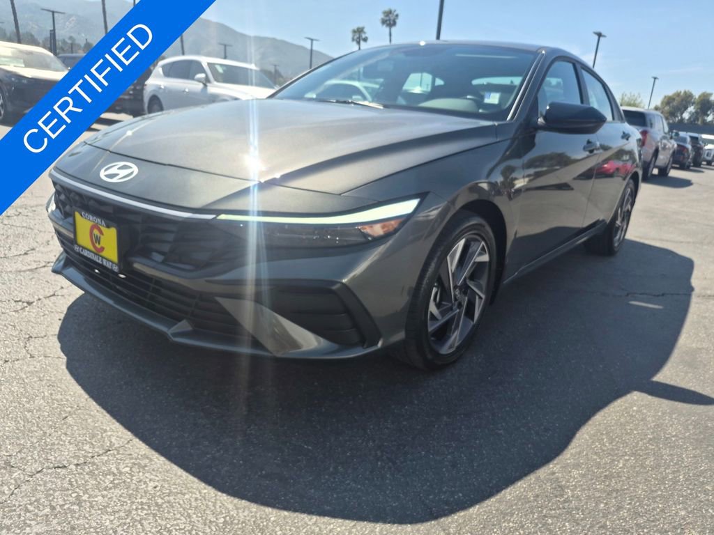 Used 2025 Hyundai Elantra SEL image 6