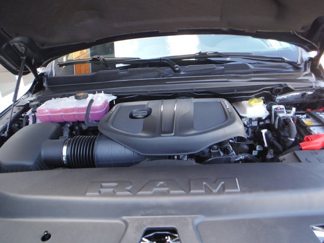 New 2026 RAM 1500 4x4 Crew Cab image 9
