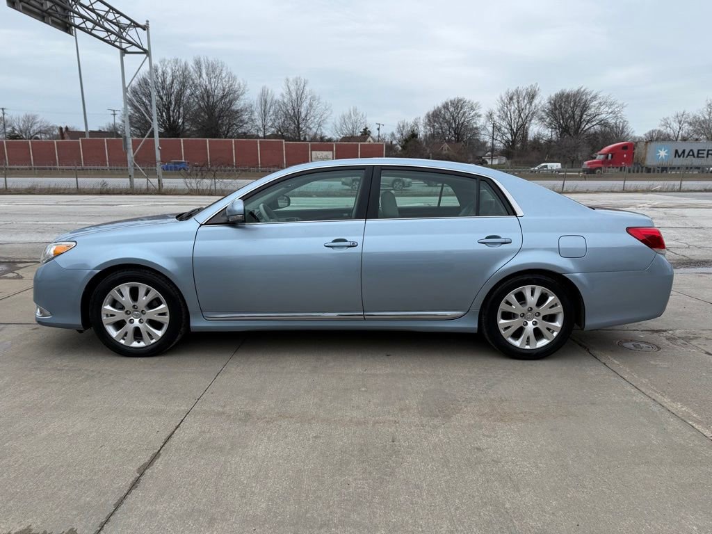 Used 2011 Toyota Avalon image 11