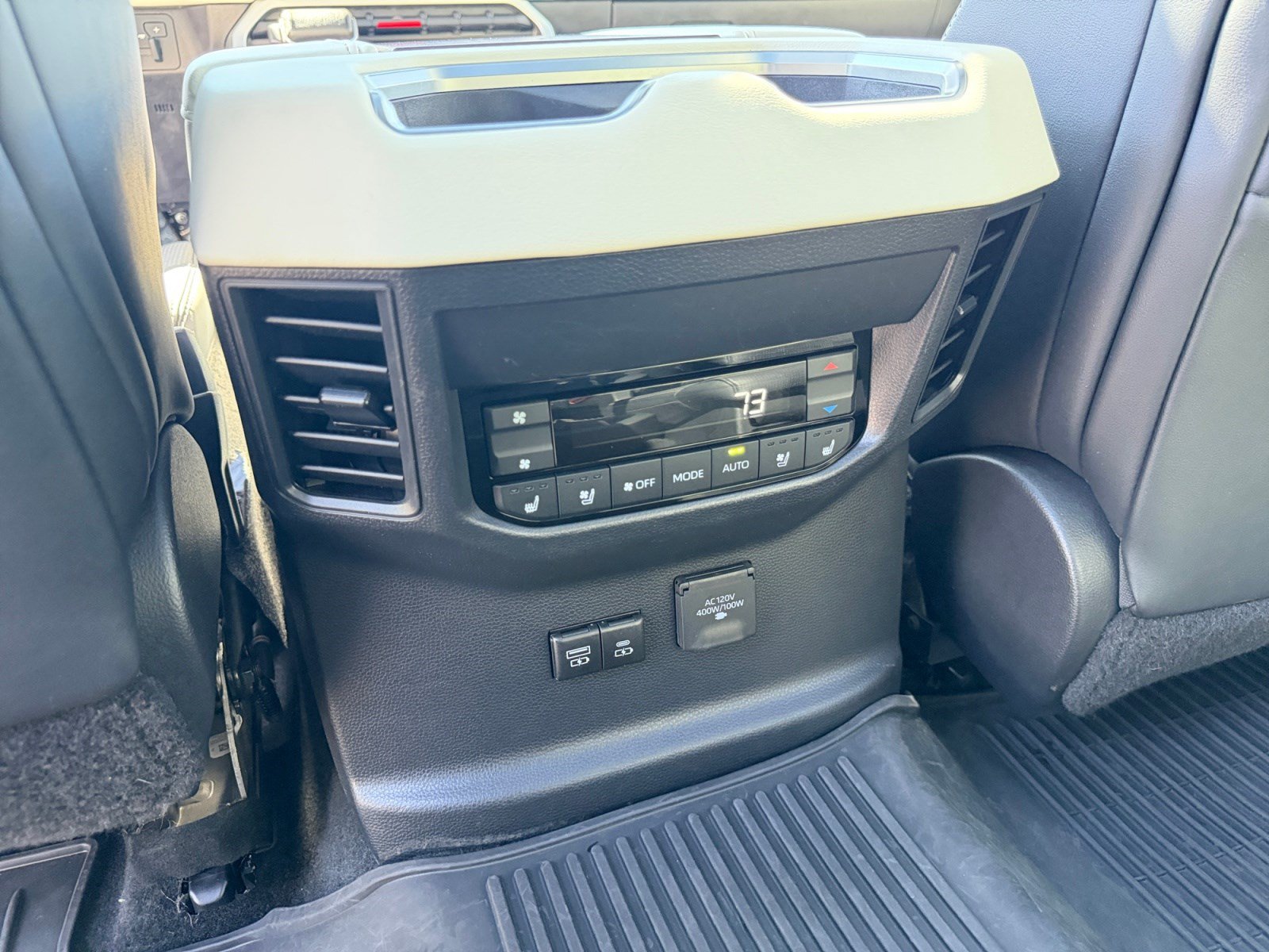 Used 2024 Toyota Sequoia Capstone AWD/4WD image 30