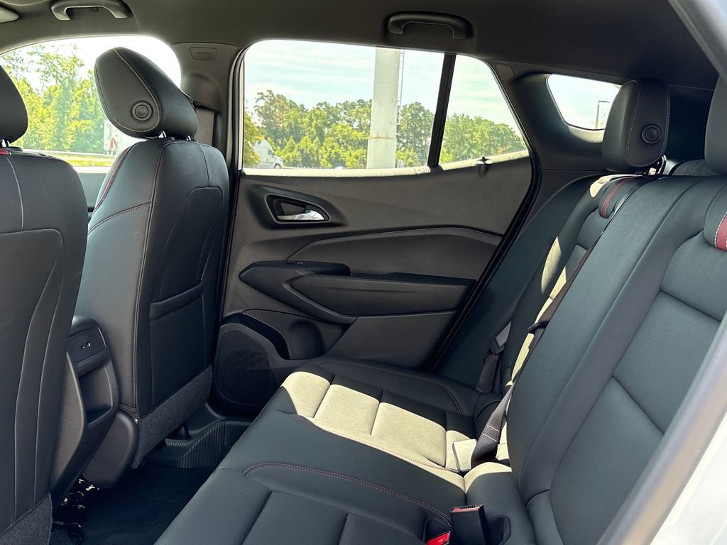 New 2026 Chevrolet Trax RS w/ Sunroof Package FWD image 20