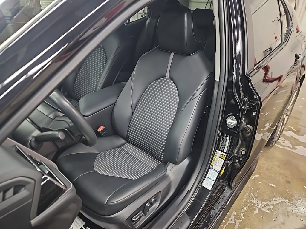 Used 2023 Toyota Camry SE image 11