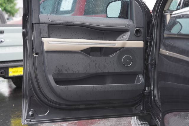Used 2023 Ford Expedition Max Limited AWD/4WD image 33
