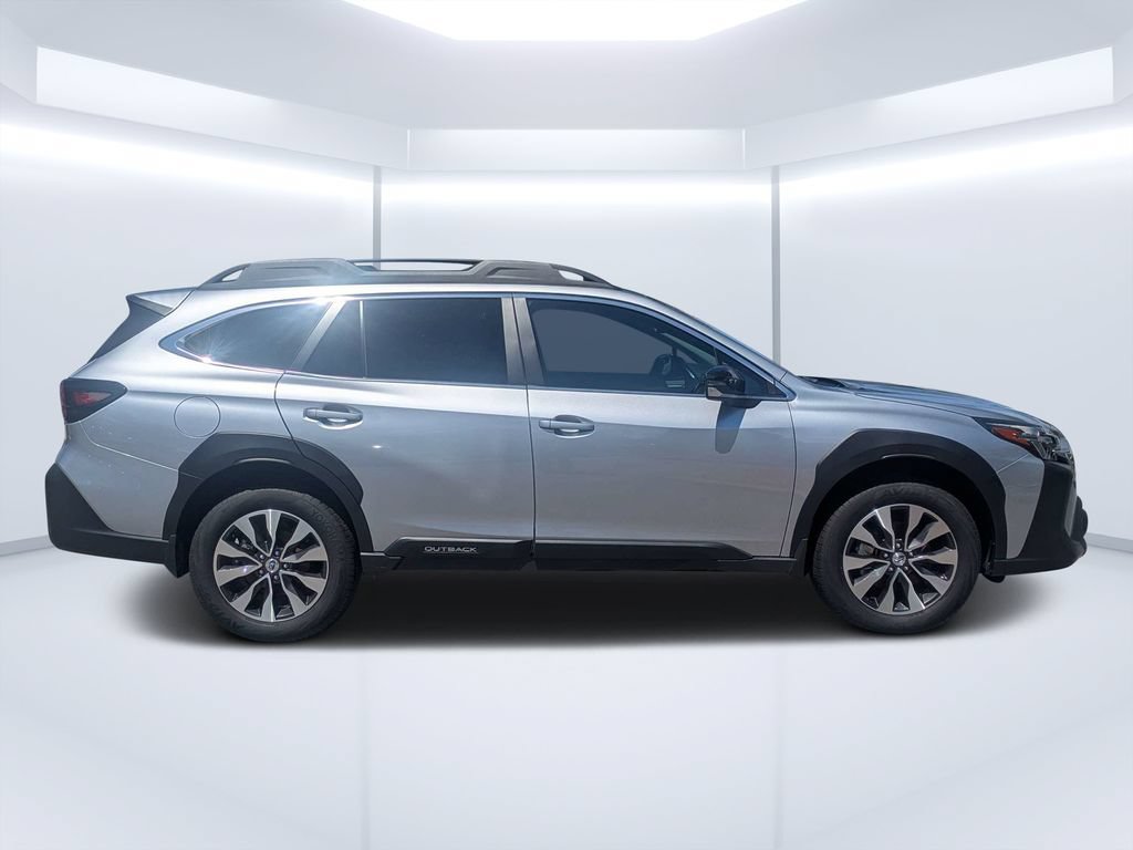 Used 2025 Subaru Outback Limited XT w/ Popular Package #2 AWD/4WD image 2
