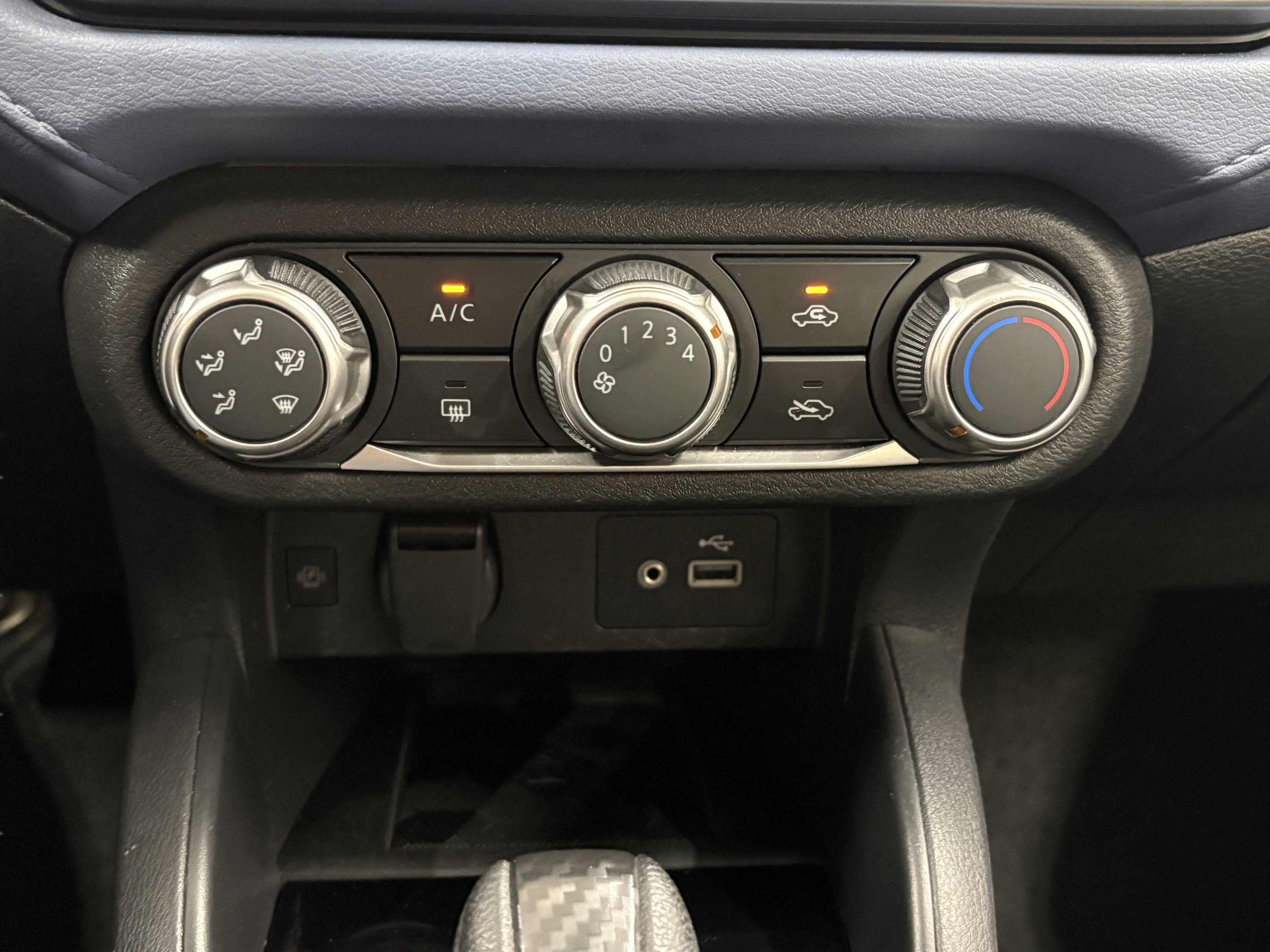 Used 2023 Nissan Versa SV image 16