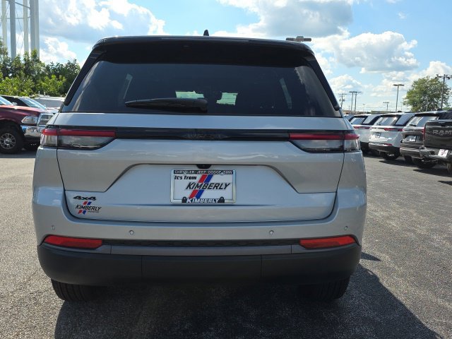 New 2026 Jeep Grand Cherokee Altitude AWD/4WD image 12