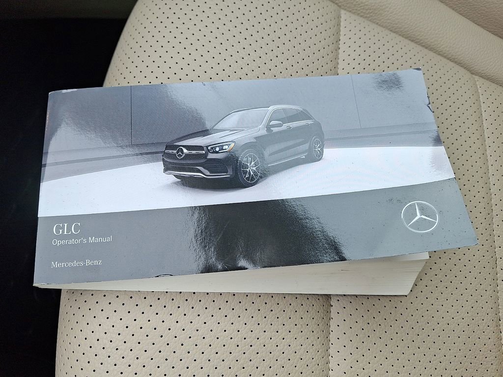 Used 2022 Mercedes-Benz GLC 300 4MATIC image 25