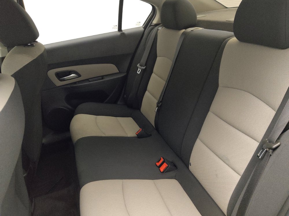 Used 2016 Chevrolet Cruze LS image 18