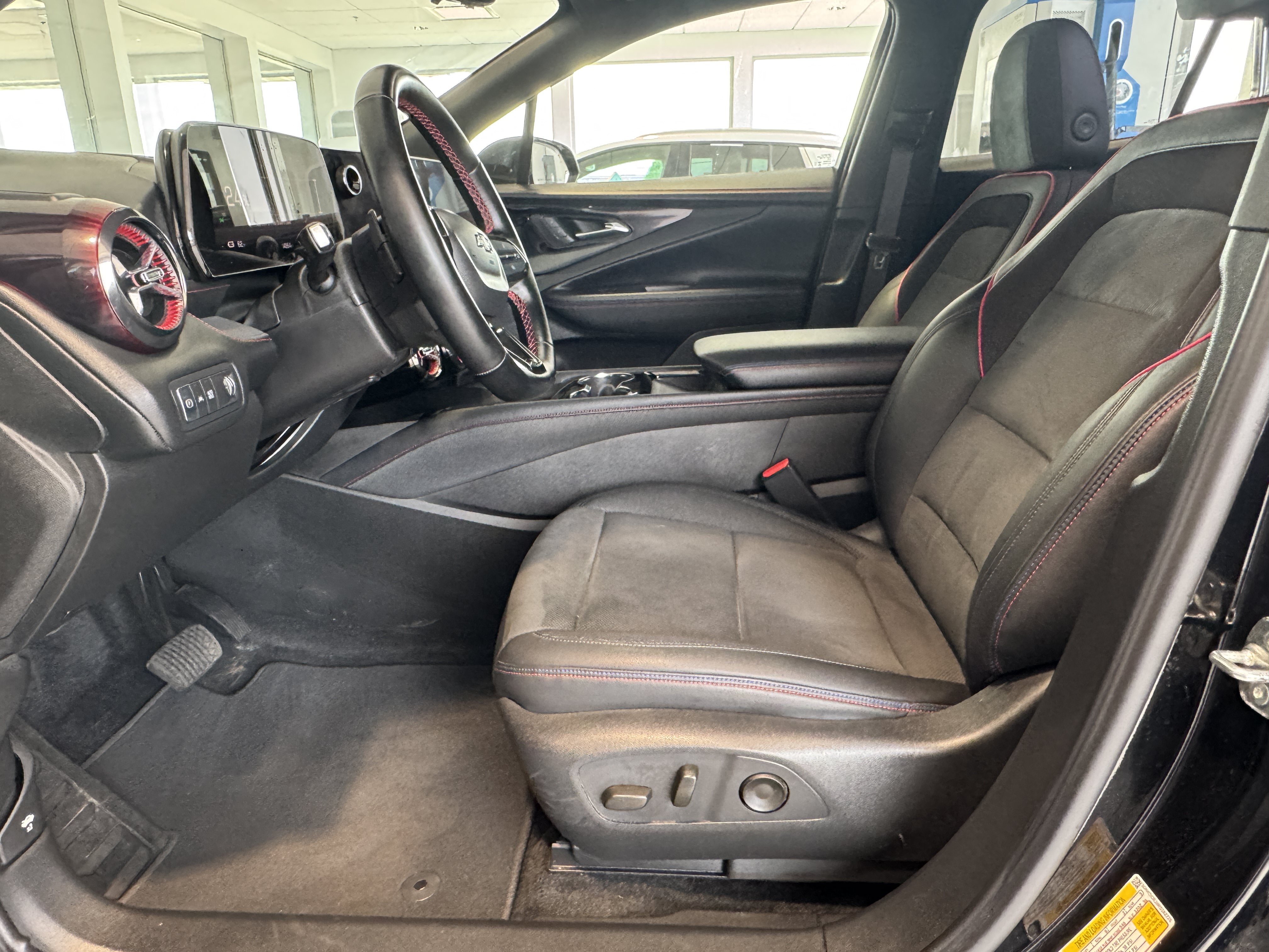 Used 2024 Chevrolet Blazer EV RS AWD/4WD image 2