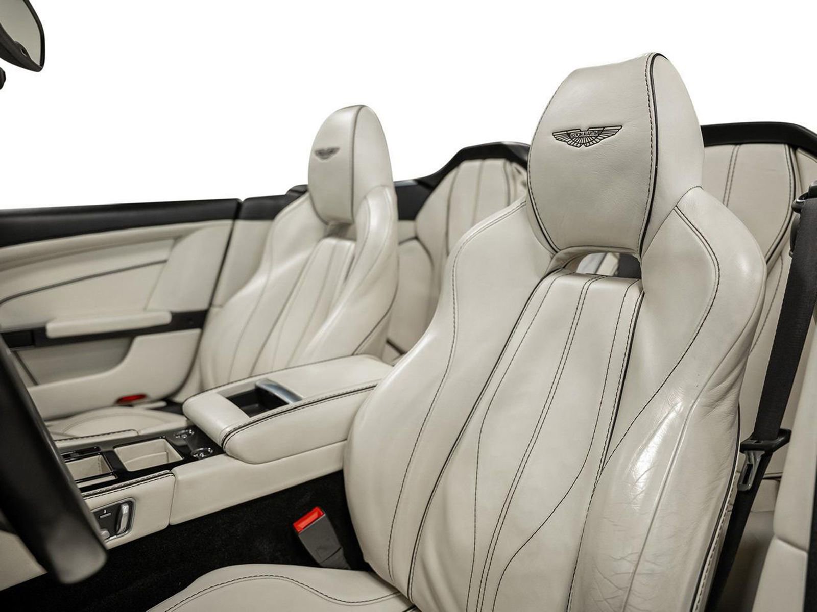 Used 2015 Aston Martin DB9 Volante image 34