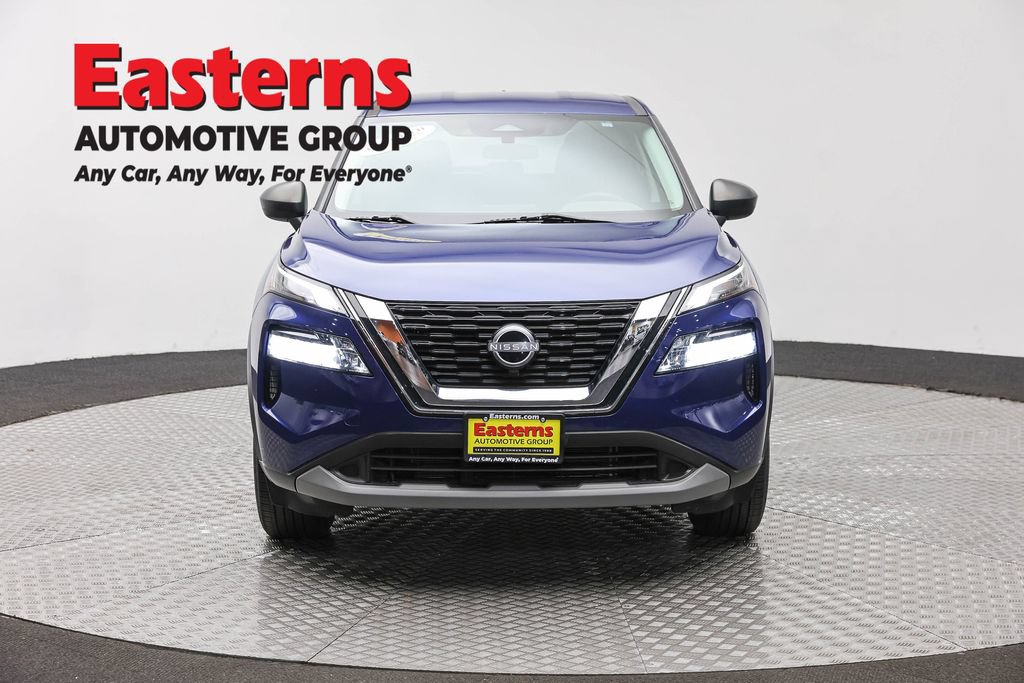 Used 2023 Nissan Rogue S AWD/4WD image 2
