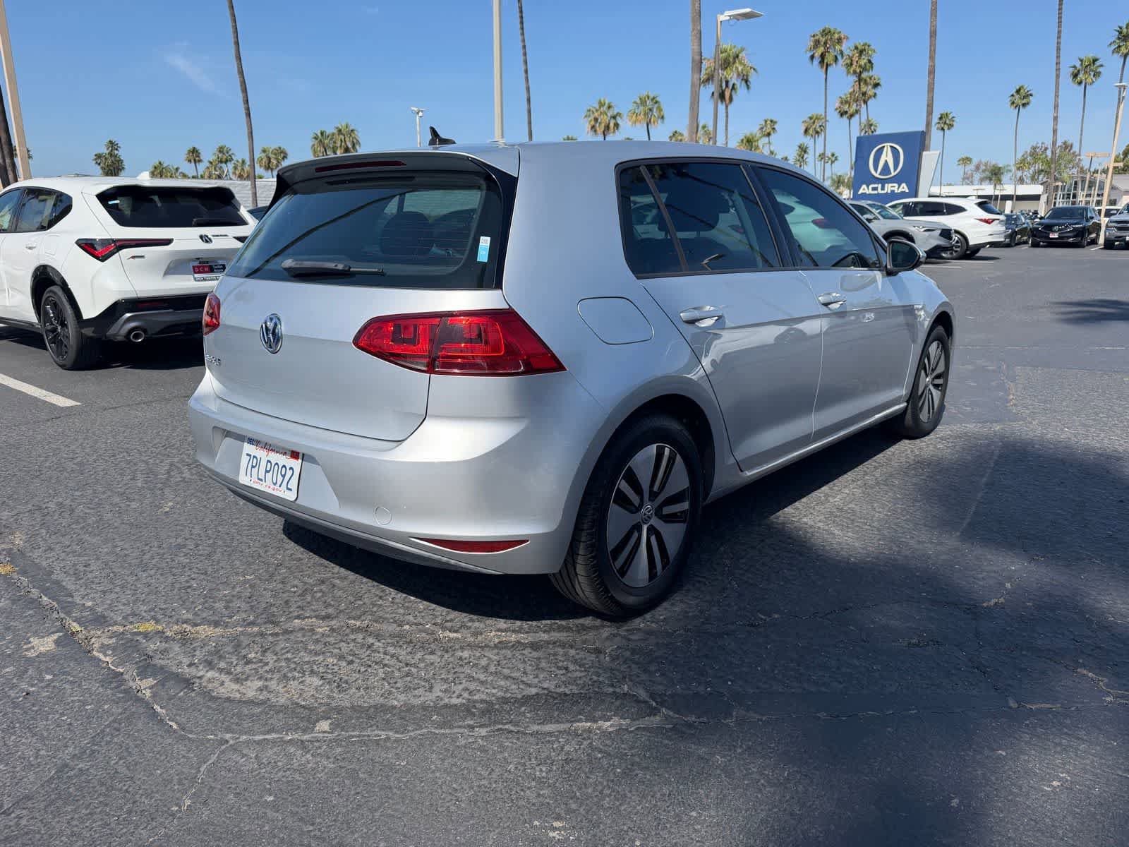 Used 2016 Volkswagen e-Golf SE FWD image 5