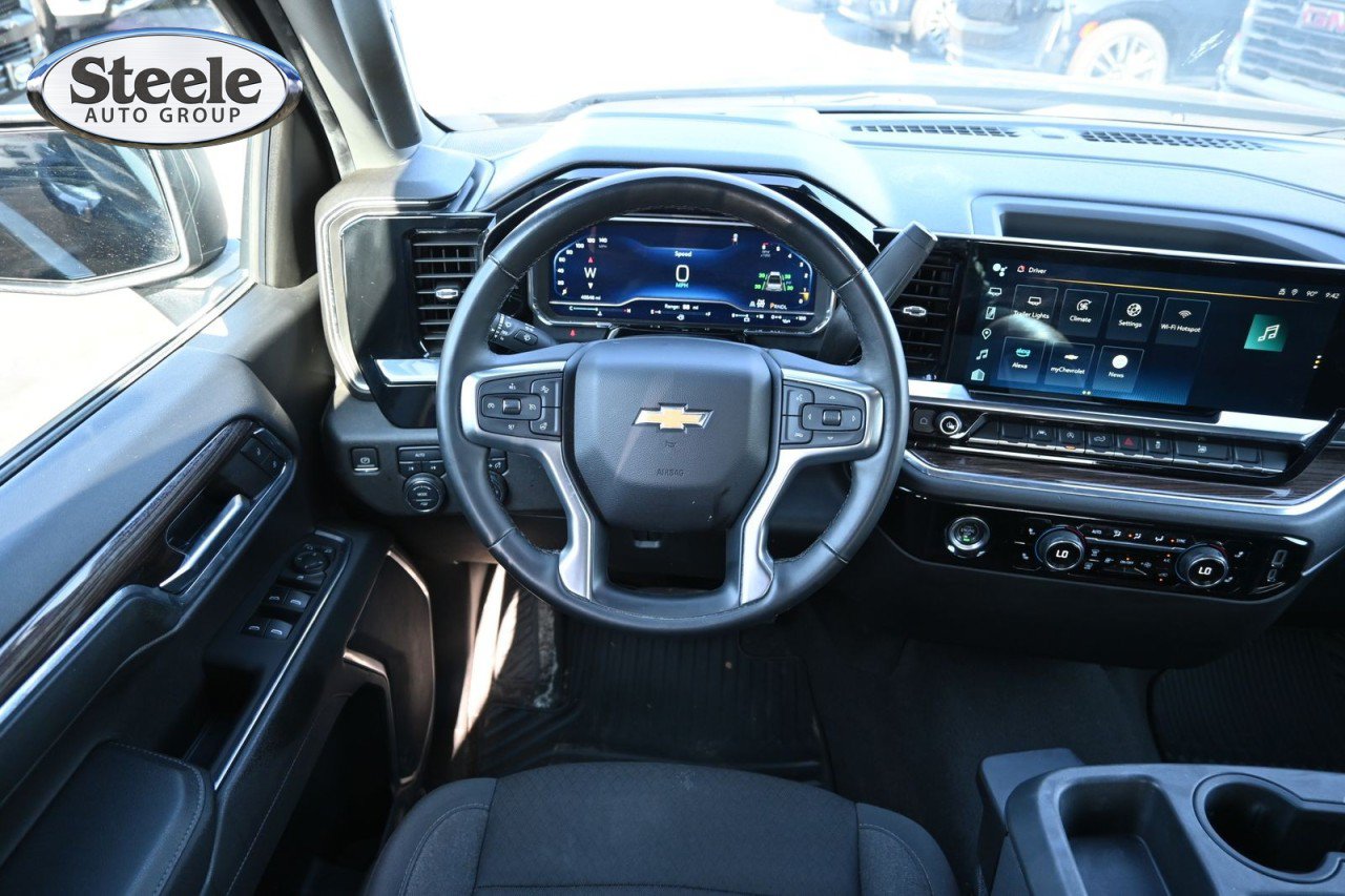 Certified 2024 Chevrolet Silverado 1500 LT AWD/4WD image 9