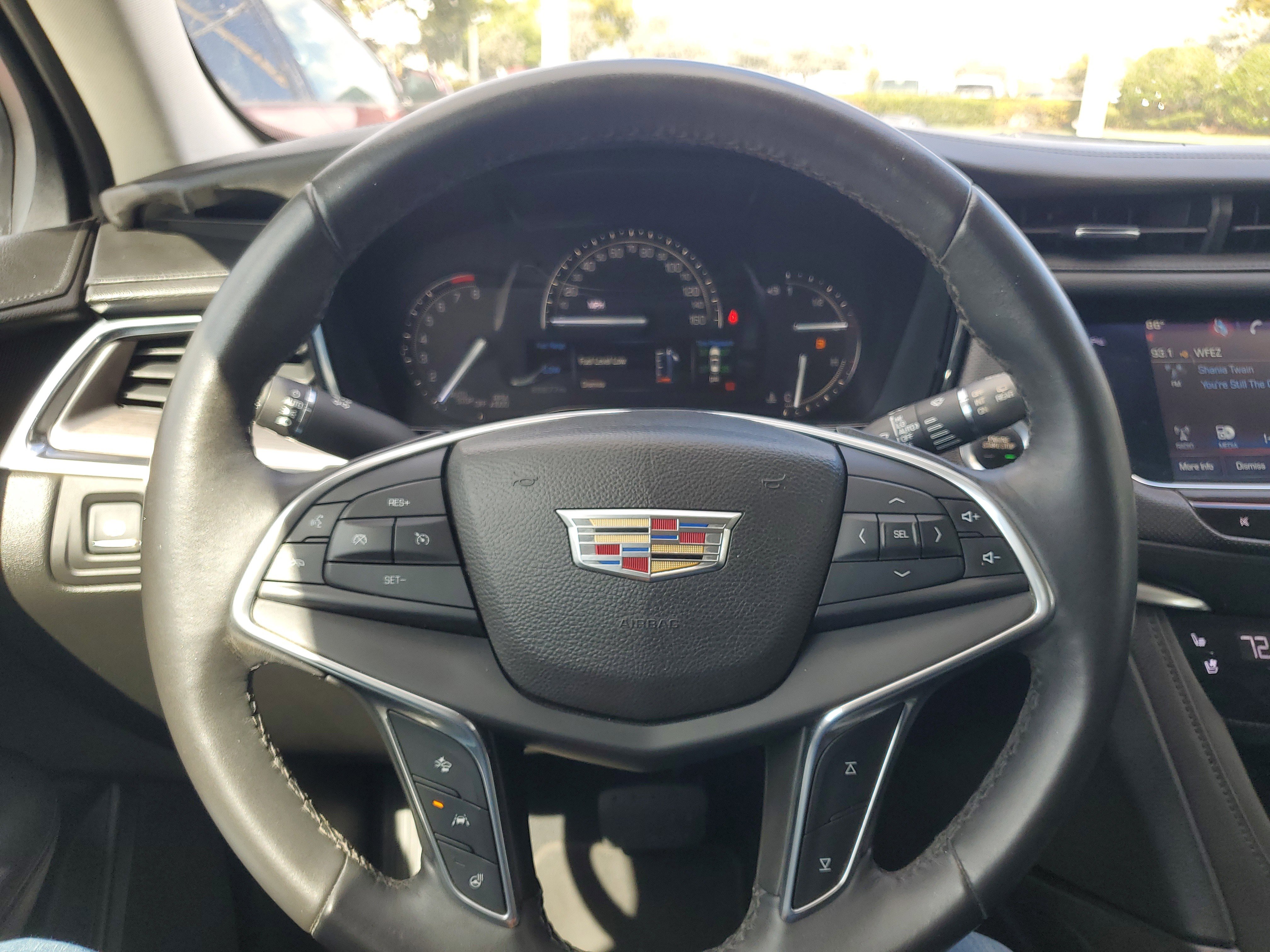 Used 2017 Cadillac XT5 Premium Luxury w/ LPO, Wheel Lock Package image 18