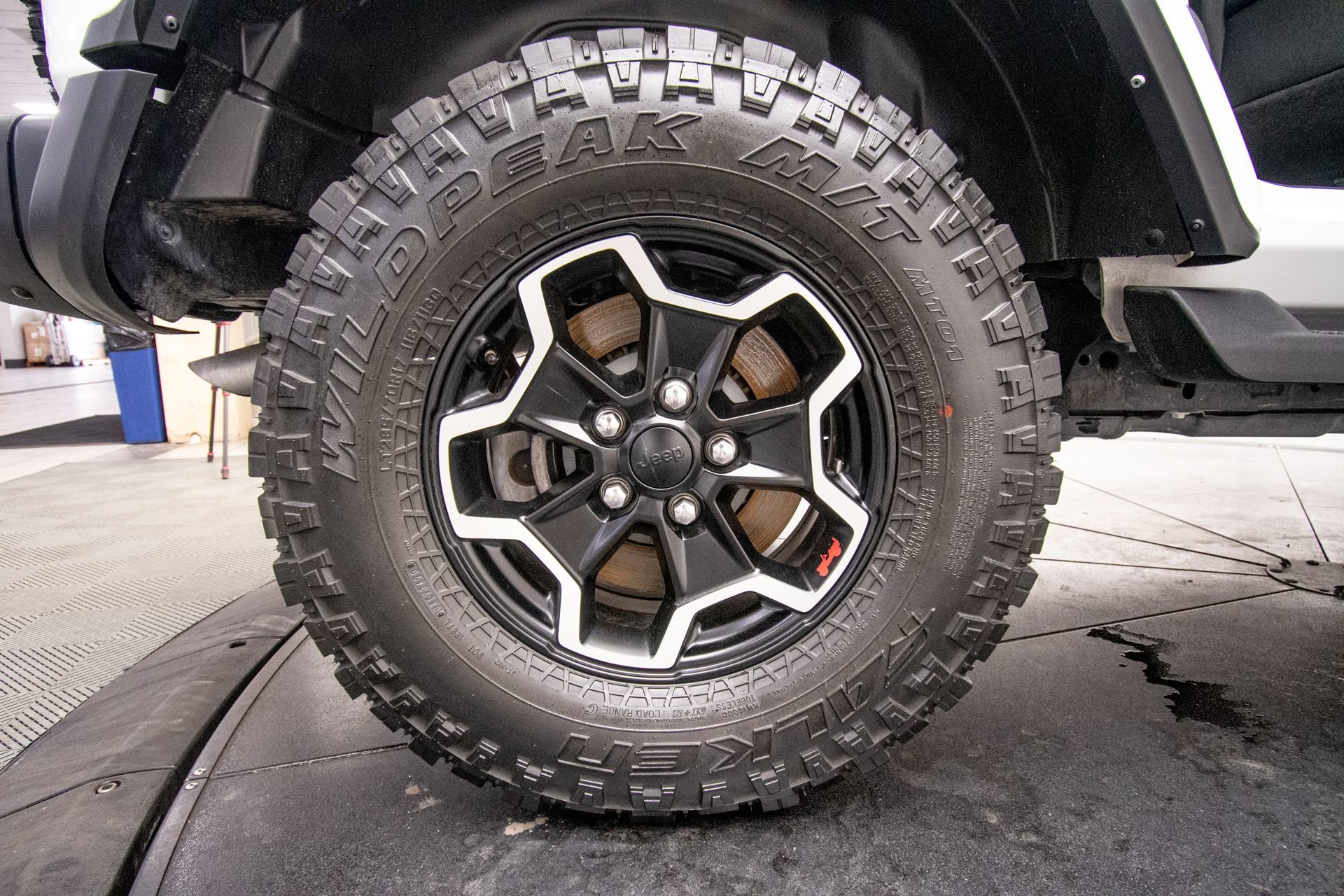 Used 2024 Jeep Wrangler Unlimited Rubicon AWD/4WD image 36