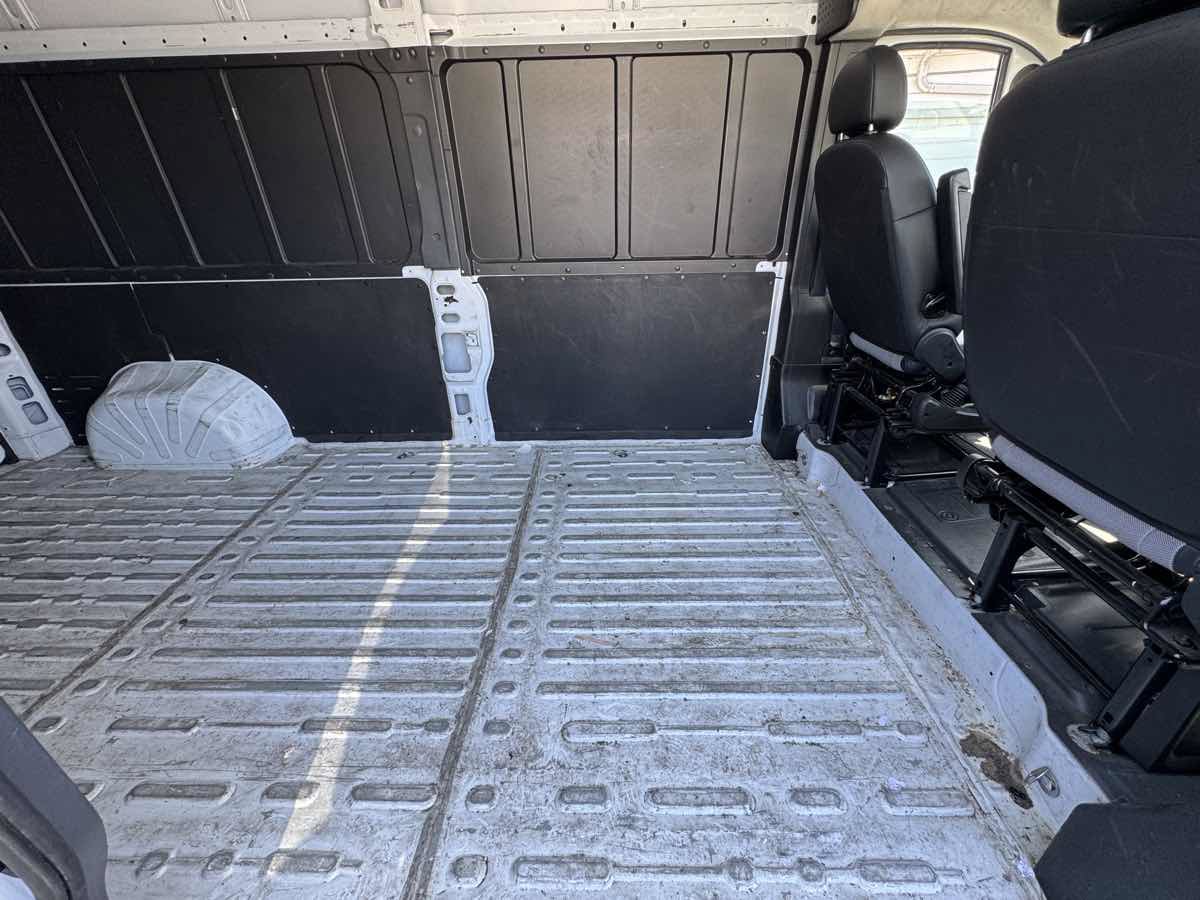 Used 2024 RAM ProMaster 2500 w/ Convenience Group FWD image 15