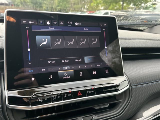 New 2026 Jeep Compass Limited image 25