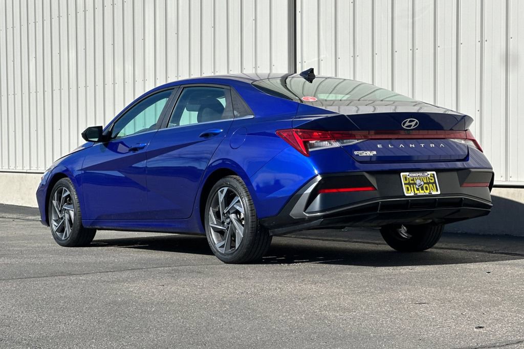 Used 2024 Hyundai Elantra SEL w/ Convenience Package image 6
