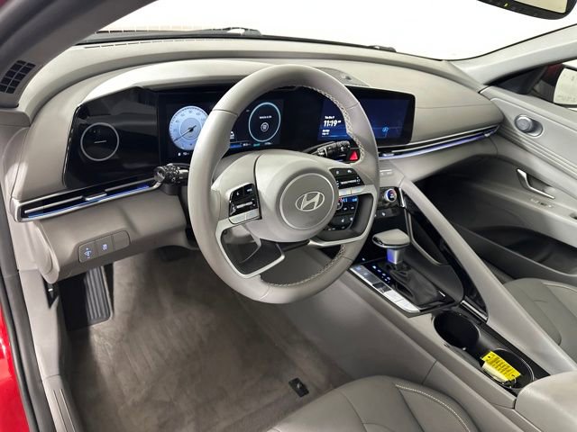 Certified 2024 Hyundai Elantra SEL w/ Convenience Package image 13