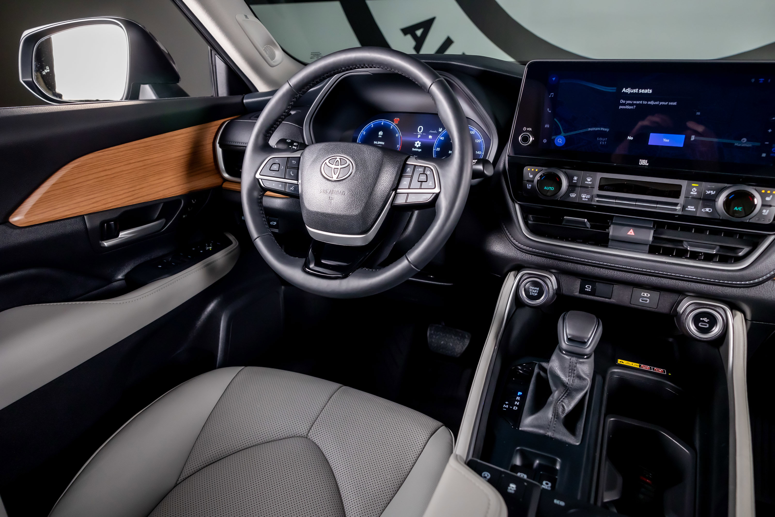 Used 2025 Toyota Grand Highlander FWD image 6